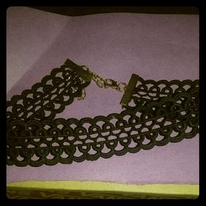 Choker necklace
